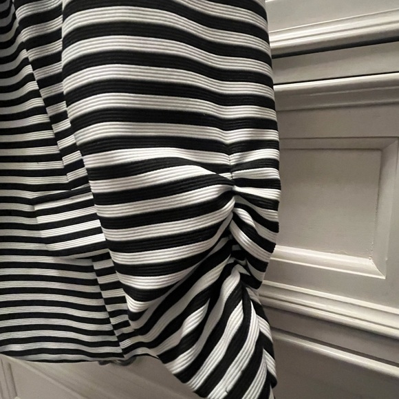 Black and White Striped Blazer with Ruched Sleeves - Picture 3 of 4